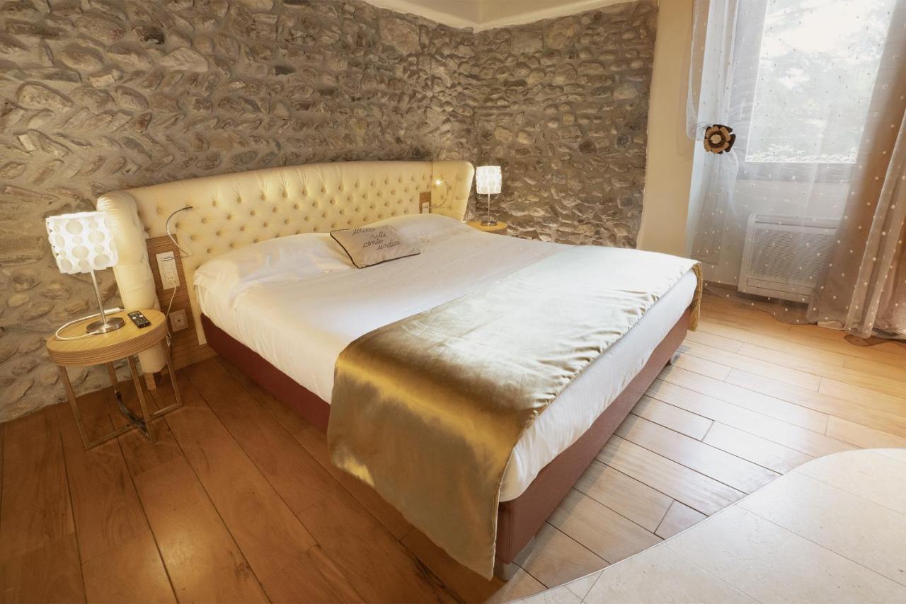 Il Borgo - 1711 Luxury Guest House Arlate Exterior foto