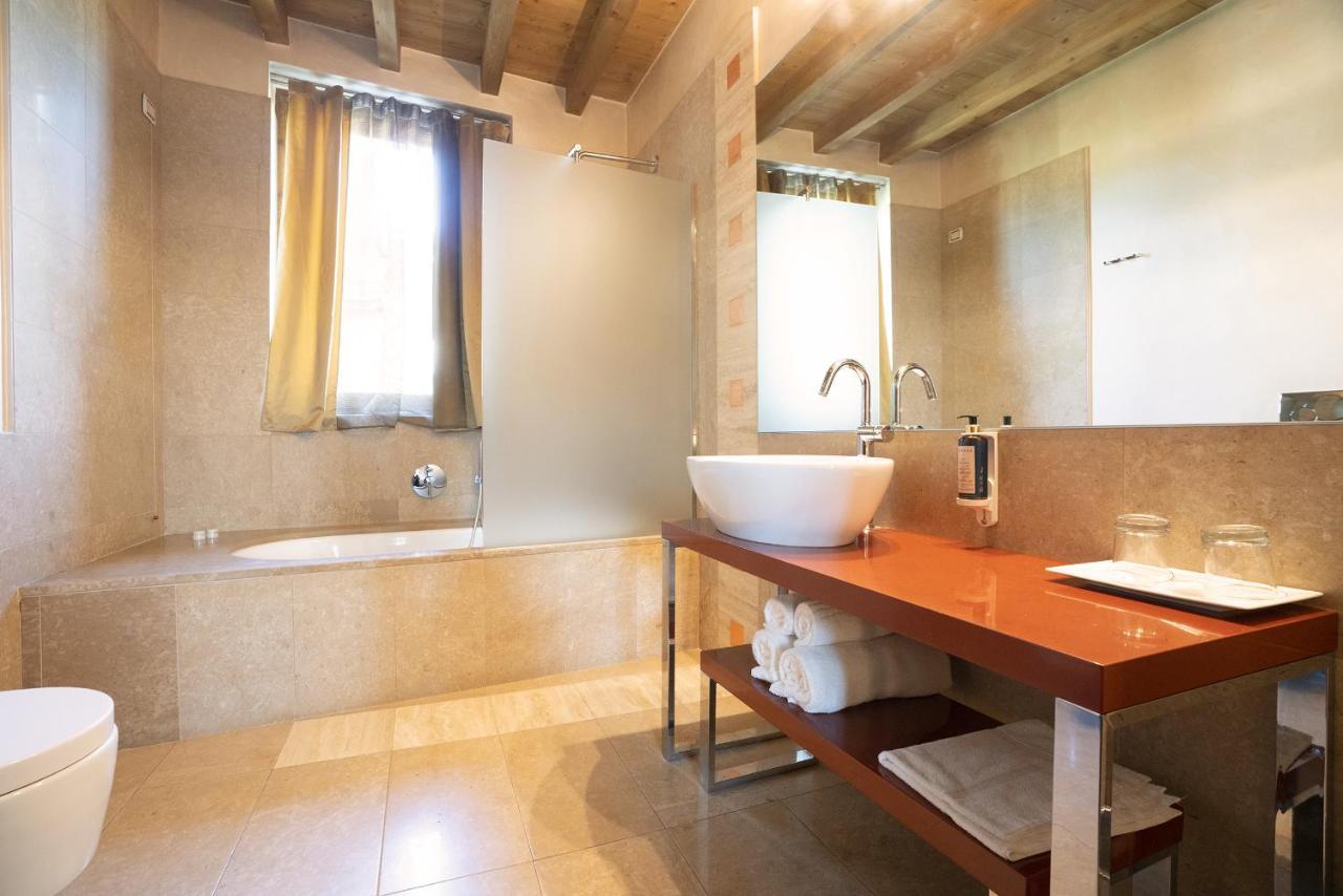 Il Borgo - 1711 Luxury Guest House Arlate Exterior foto